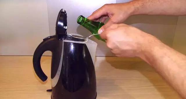 特别顽固的水垢怎么去除,顽固的水壶水垢除不掉怎么办