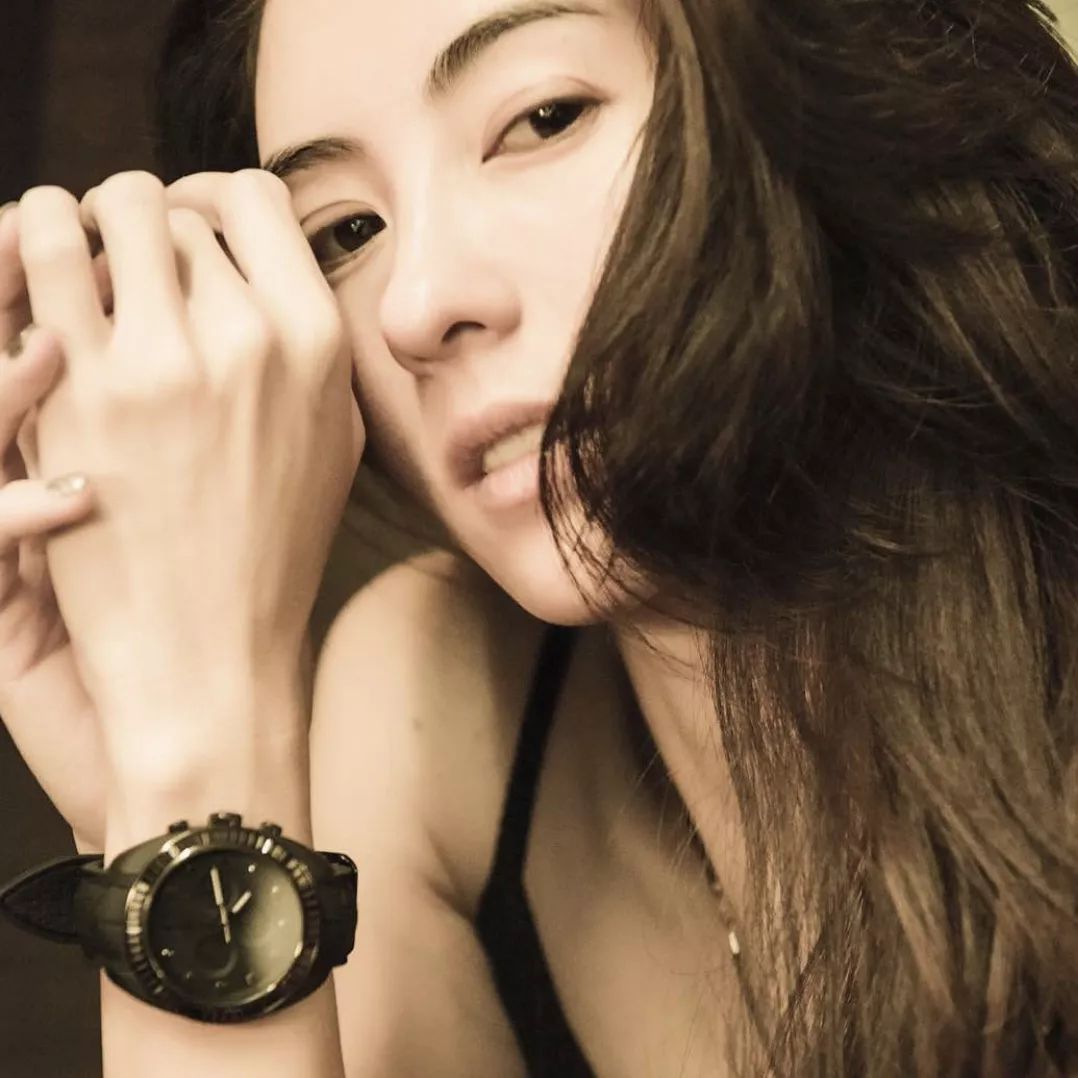 敢晒自己素颜的女孩,敢晒素颜照的女人内心强大吗