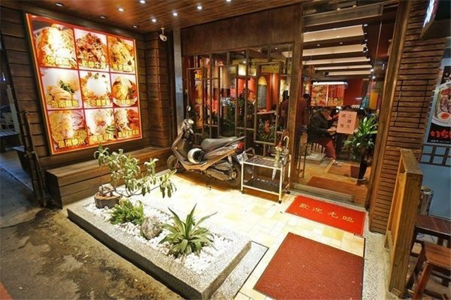 桃园中坜这家星马料理餐厅“海南鸡”超级滑嫩Q弹！