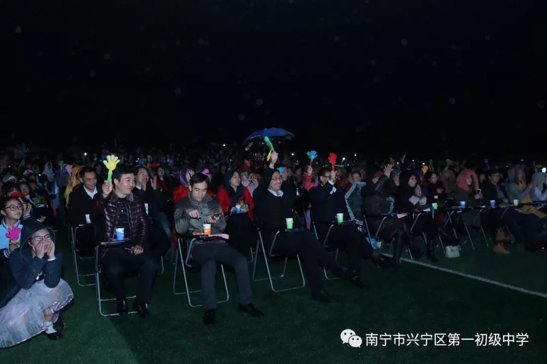 瀛︽牎涓嶅繕鍒濆績鐗㈣浣垮懡娲诲姩鎶ラ亾,涓嶅繕鍒濆績鏍″洯瑙嗛