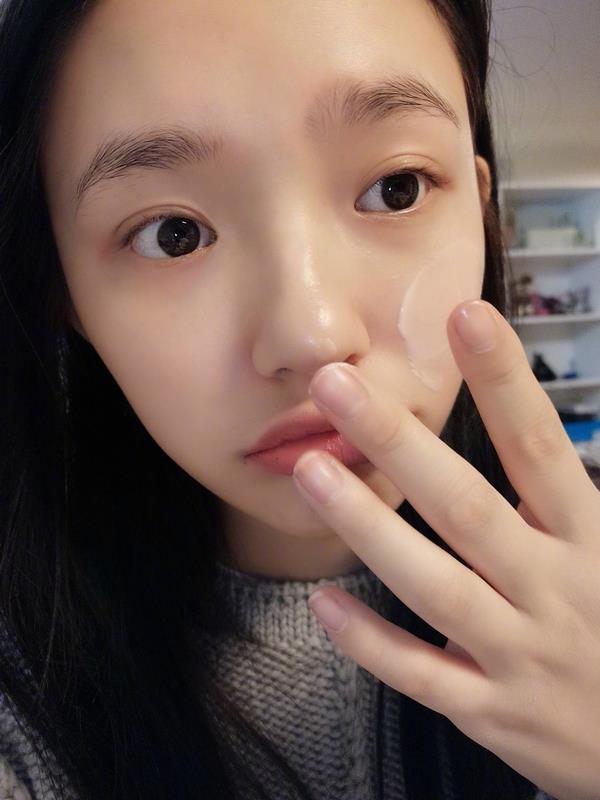 林允素颜机场照,林允素颜护肤品