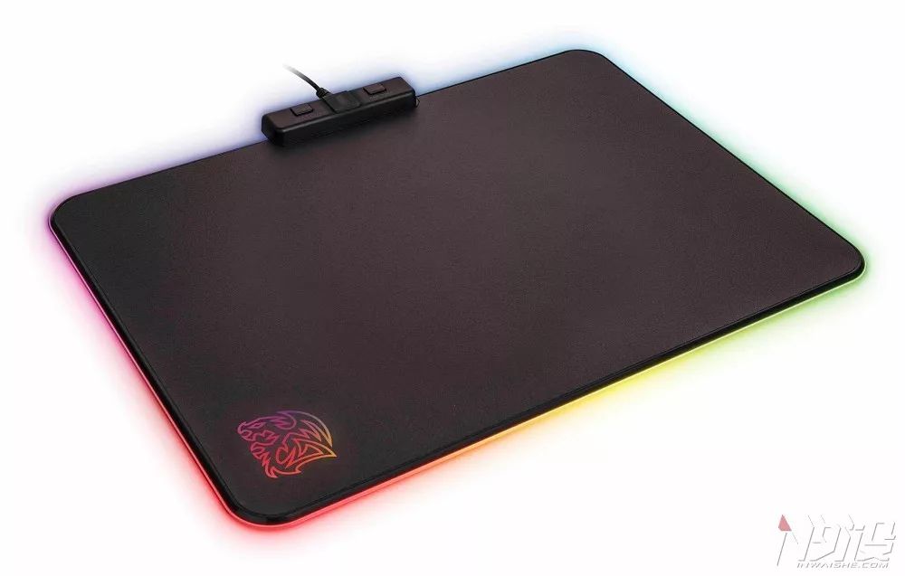 TteSPORTS发布圣龙鳞全彩指纹辨识电竞鼠标垫