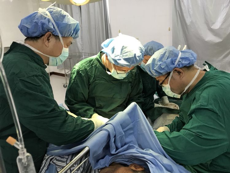 三亚市人民医院强还是中心医院好,三亚人民医院排名榜