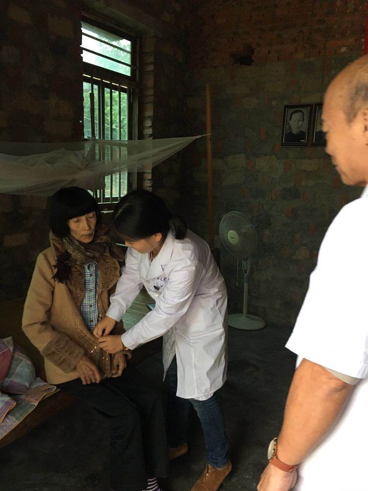 三亚市人民医院强还是中心医院好,三亚人民医院排名榜