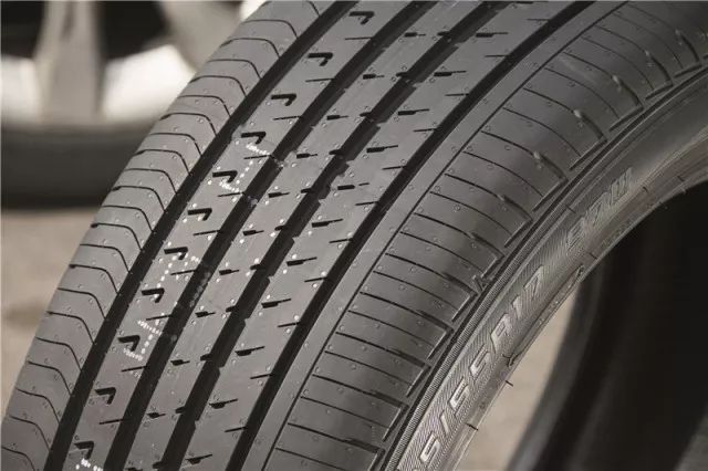 邓禄普veuro和米其林相比,邓禄普轮胎ve303抓地力怎么样