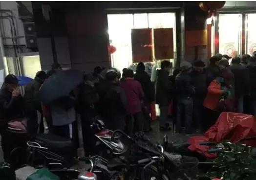 戌狗臻福邮票,戊戌年邮票120分现在市场价