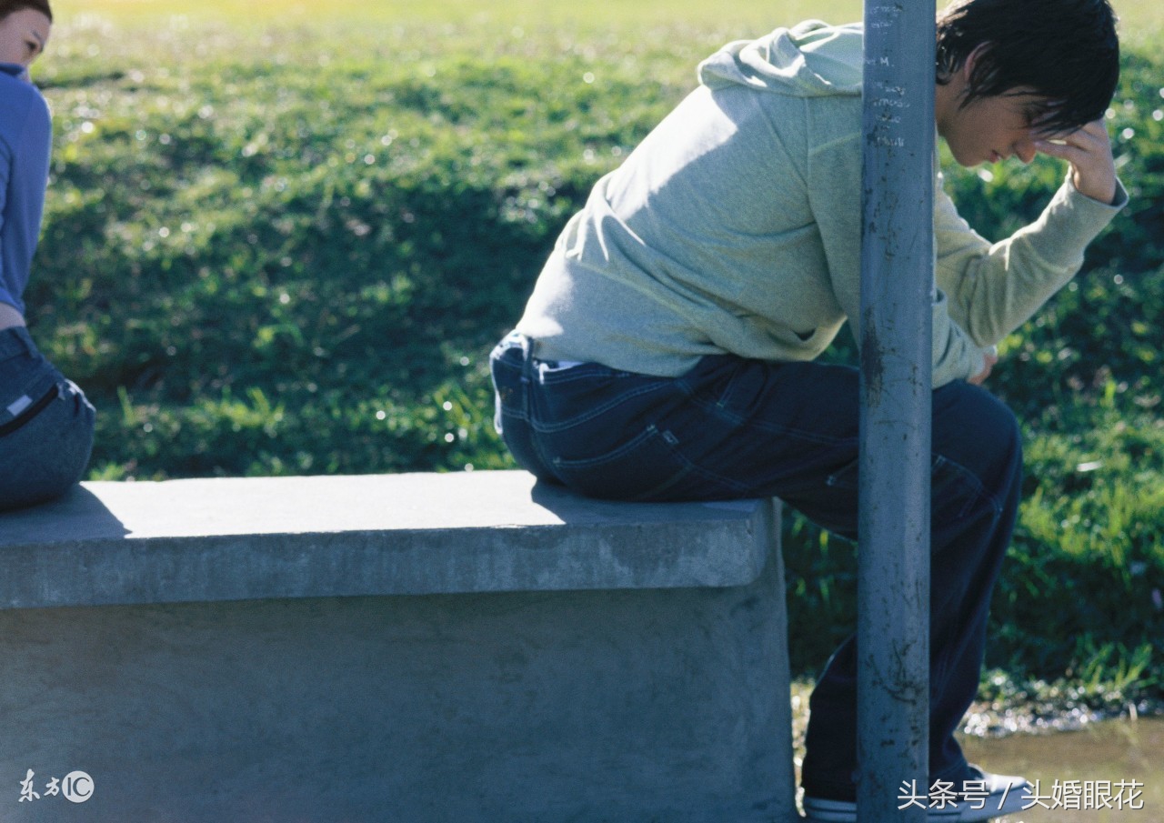 男孩子绝情分手后女孩子卑微挽回,男生被女生分手后怎么挽回