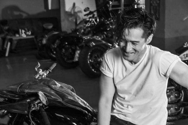 普通tshirt怎样穿更时尚,t-shirt怎么样才能潮流