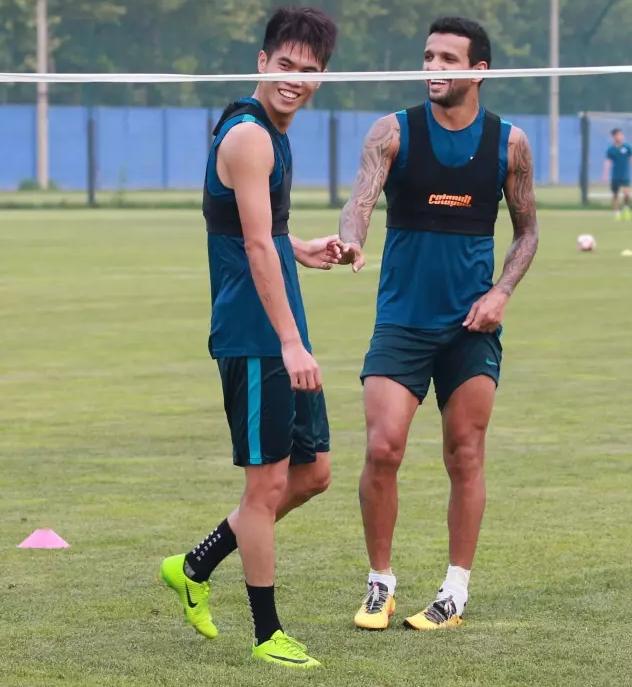 现实中谭思言,足球运动员谭想