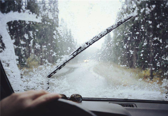 冬天下雪雨刷器冻住了怎么办,新宝来雨刷器冬天冻住了怎么办
