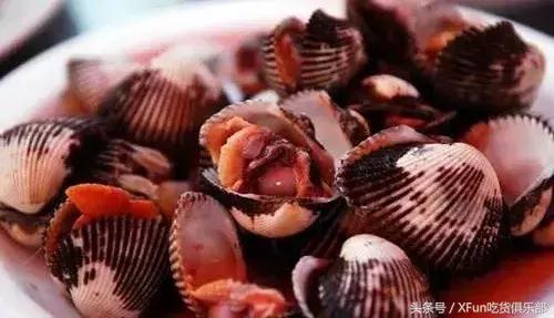 这家伙可别乱吃，小心会中招！然后……