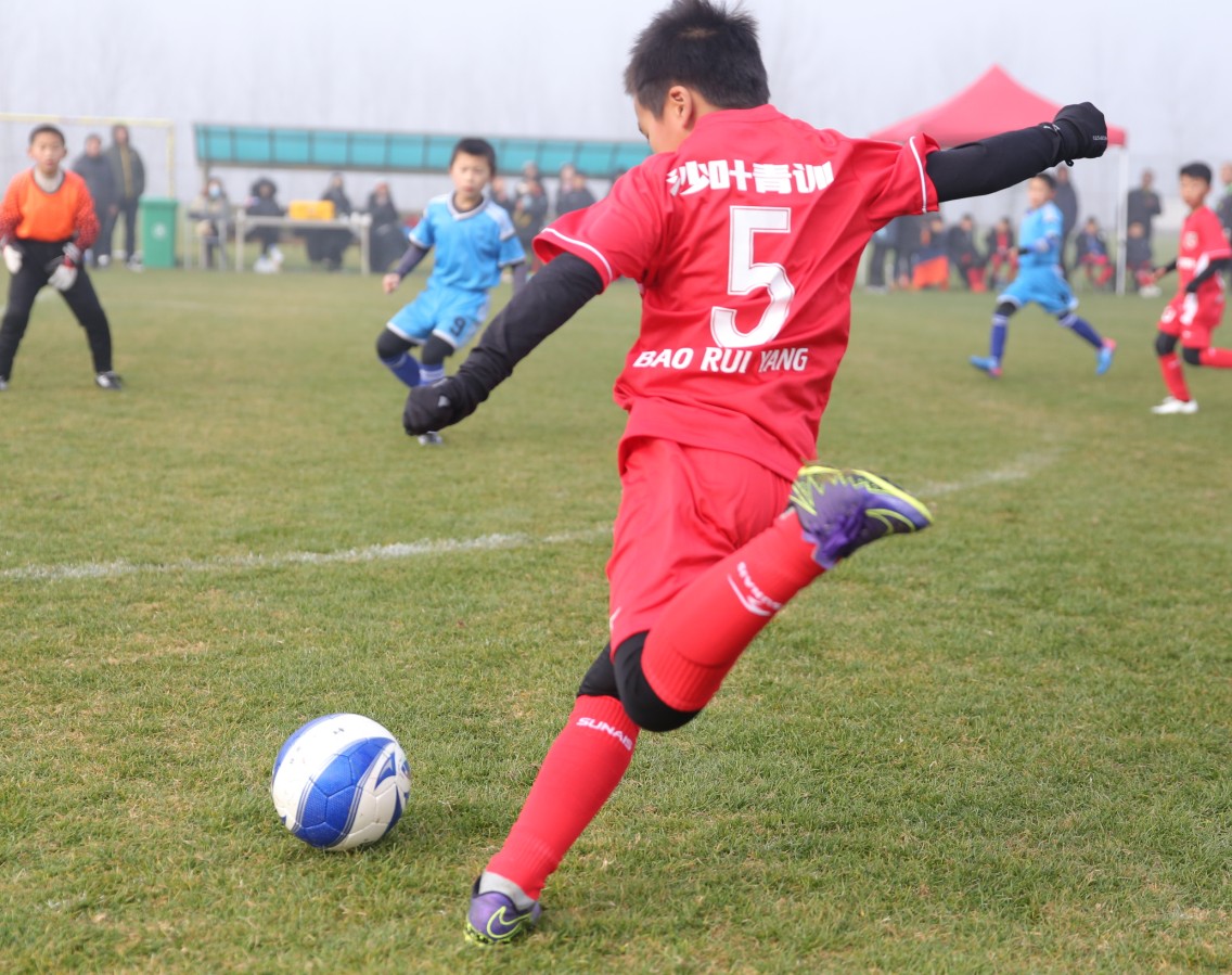 青训之路我们还将负重前行,那个奔跑的少年