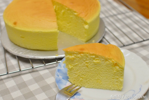 轻乳酪蛋糕如何烘烤,烘焙新手一定要学会做的蛋糕