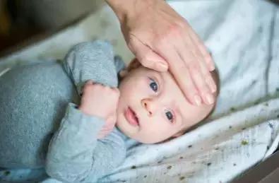 宝宝发烧十大忌,宝宝发烧该不该就医