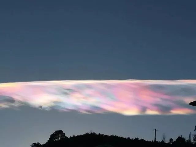 云南楚雄出现大片七彩祥云,七彩祥云云南大理