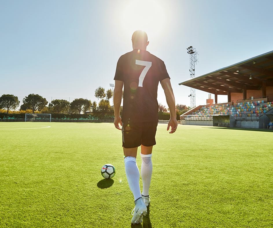 c罗体育界排过福布斯第一名吗,2017年c罗年收入9300万美元