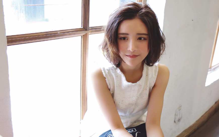 那些唱歌好听的主播“冯提莫”“陈一发”，一年到底能赚多少钱？