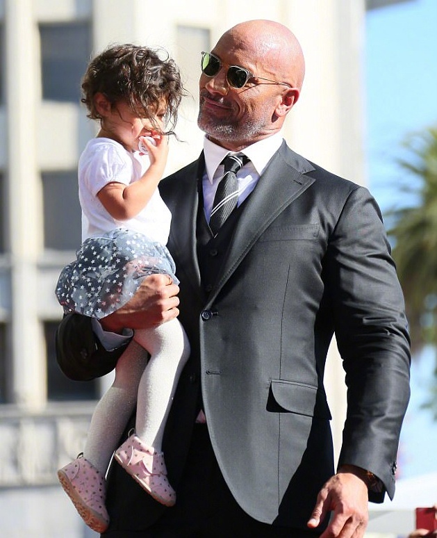 速度与激情强森把人举起来,强森回归速度与激情