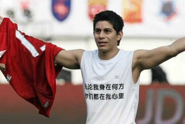 球员球衣里面穿的都是什么,球员穿的内衣