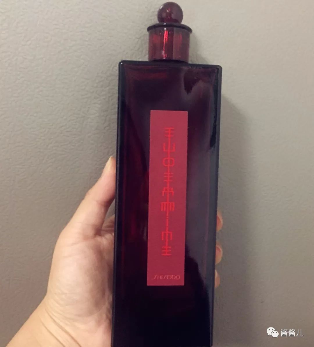 20瓶爽肤水测评：“烂脸也能用”and“用了能烂脸”