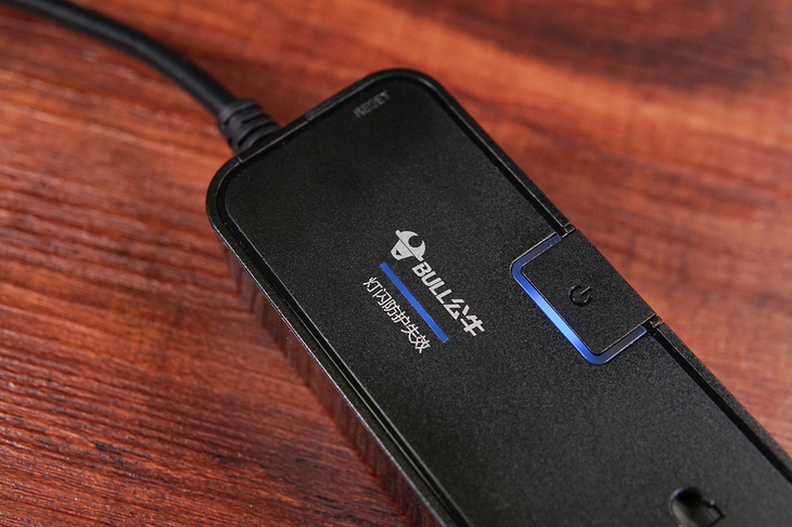 插座电压忽高忽低怎么回事,电压过高插座电压降低