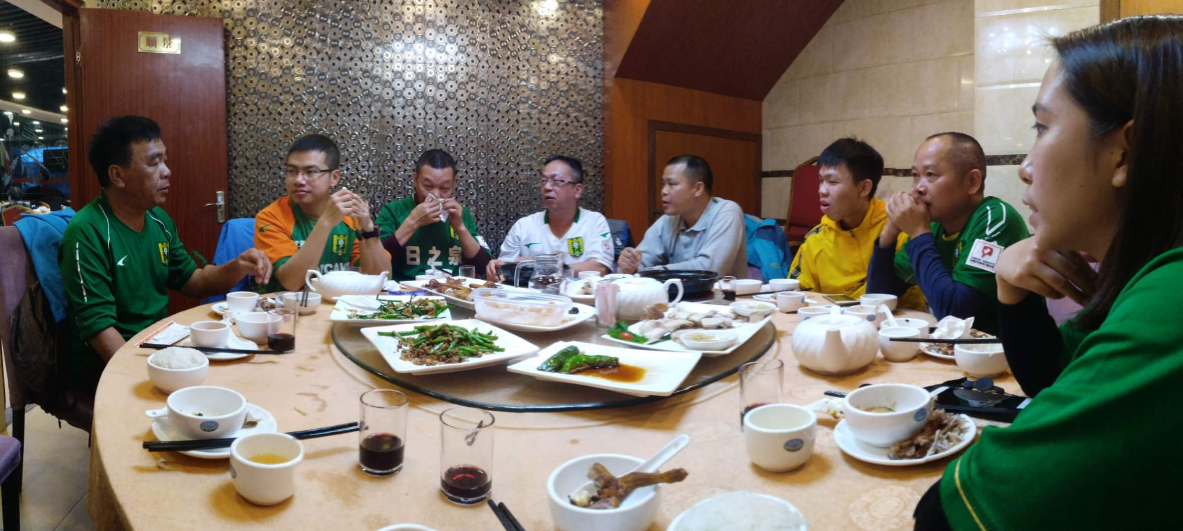 多少人痛饮这份悲凉中国足球俱乐部的更新换代我们只能接受!