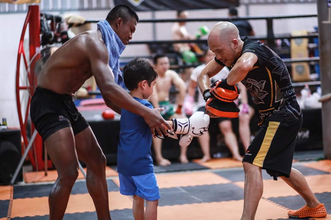 播求与一龙三番战现场直播,播求备战一龙训练