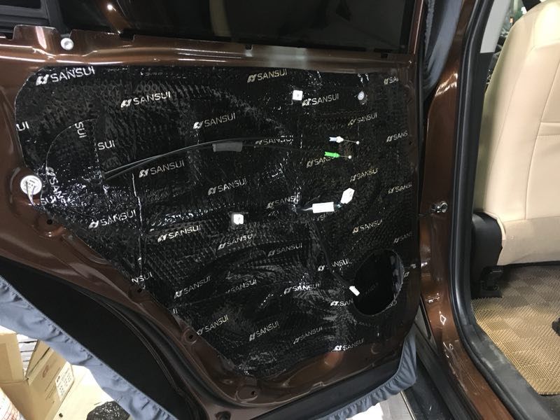 丰田rav4音响改装效果图,汕头星悦汽车音响改装隔音