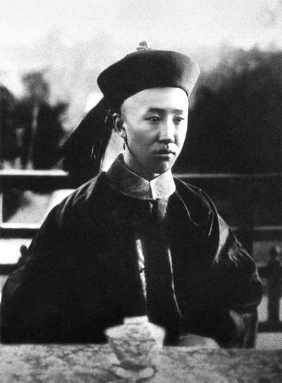末代皇帝的父亲载沣晚年情况,末代皇帝1988载沣