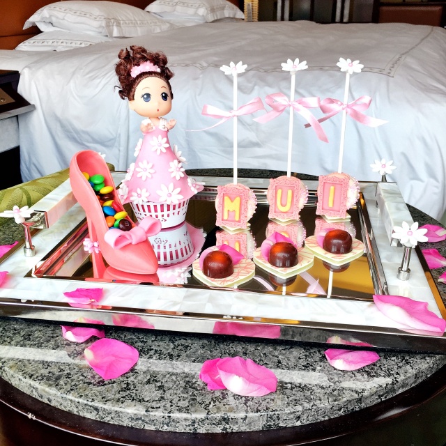 “她”这样被悦游宠爱了：营养餐、精华护理、360度造型服务、艺术中心畅游