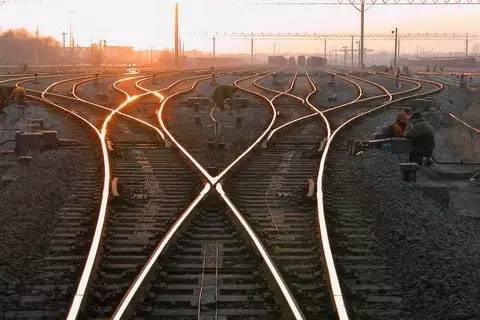 列车运行图调整的列车还走吗,列车运行图调整会改路线吗