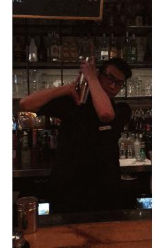 家附近居然藏着这么一家露天餐厅,市中隐藏的特色餐厅