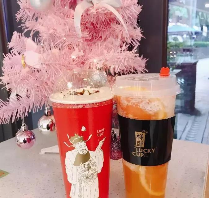 广州奶茶店被挤爆,奶茶店被挤爆