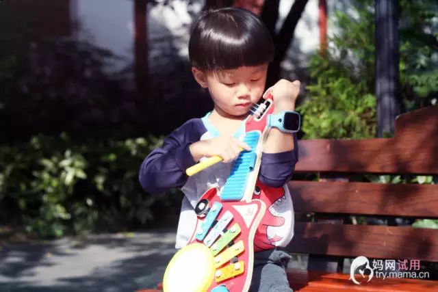 试玩|Hape*合六**一酷炫吉他,给宝宝多彩的音乐启蒙