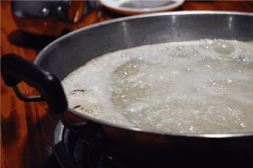 热气腾腾驴肉火锅看着就好吃,特色滋补驴肉火锅