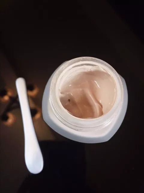 这些年令人惊艳的化妆品包装,日本大牌化妆品包装都好简单