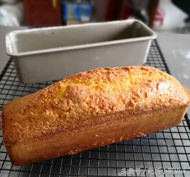 蛋糕冷却脱模正确方法,戚风蛋糕脱模粘模具怎么办