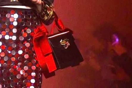 为什么要买上万的包包,为什么一个gucci包那么贵