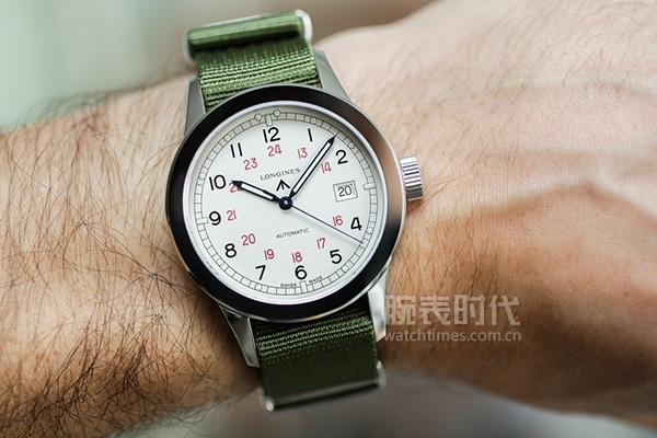 浪琴经典复刻手表如何调时间,时针钟表