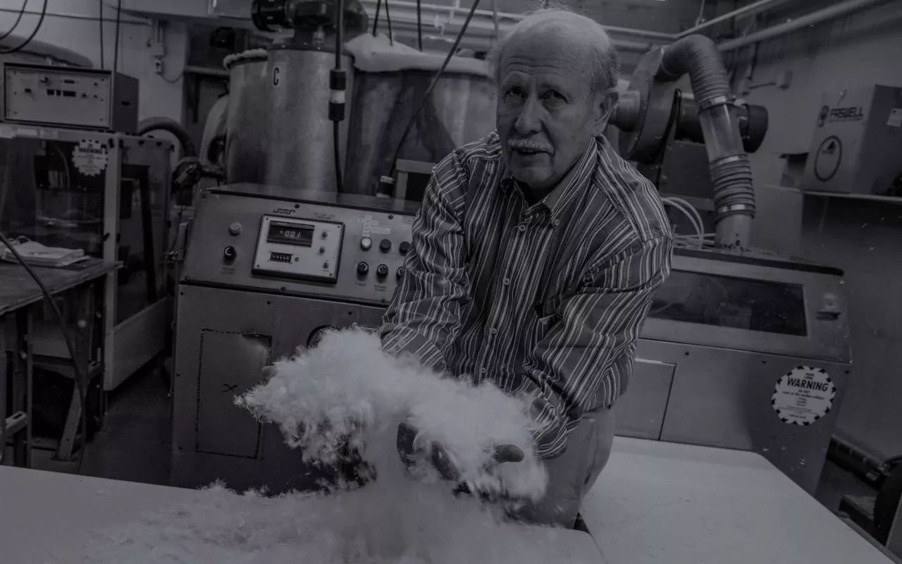 怎么分辨真假moncler羽绒服漫画图,monlambo羽绒服怎么辨别真假