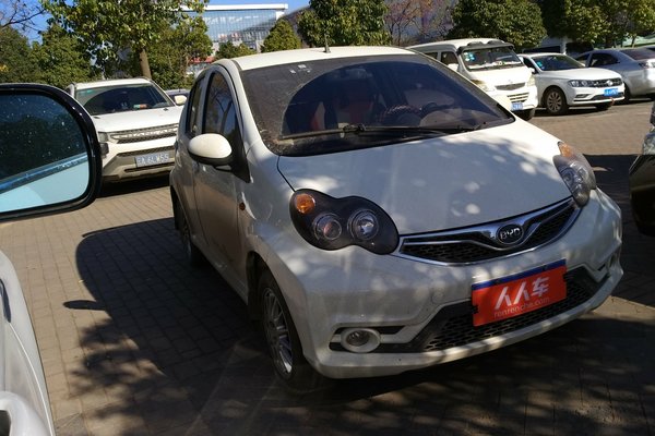 比亚迪f02015款1.0l炫酷型配置,比亚迪f0amt