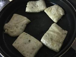 正宗葱油千层饼的详细做法,简单好吃的葱油发面饼