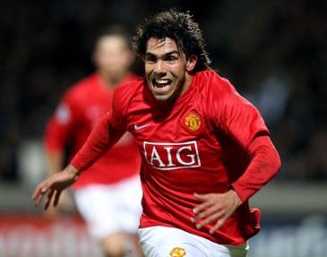 都是足坛浪子,小罗留下一段段传奇!他,留下一滩滩唾弃!