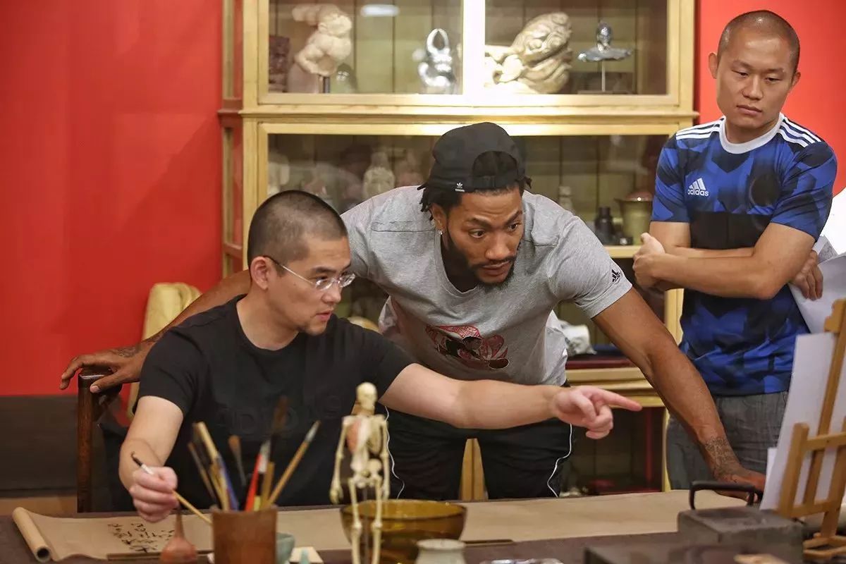 一个雕塑家所创作的球鞋是怎样做到「獒视群雄」的？