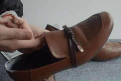 如何让鞋子不挤脚小妙招,鞋子两侧挤脚解决方法大全