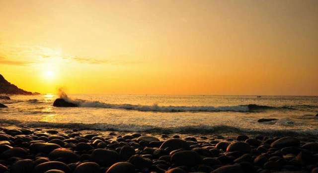 国内自驾帐篷露营地,国内的悬崖绝壁露营地