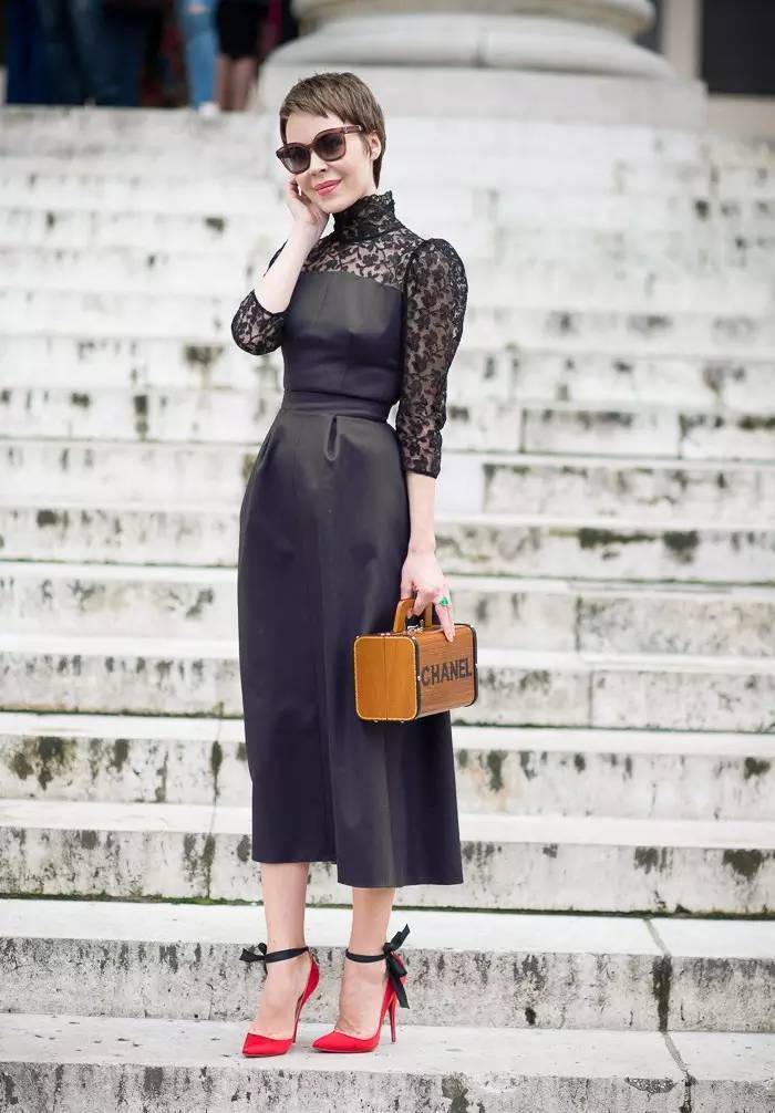 有哪些好看的小黑裙,小众又有设计感夏天必备小黑裙