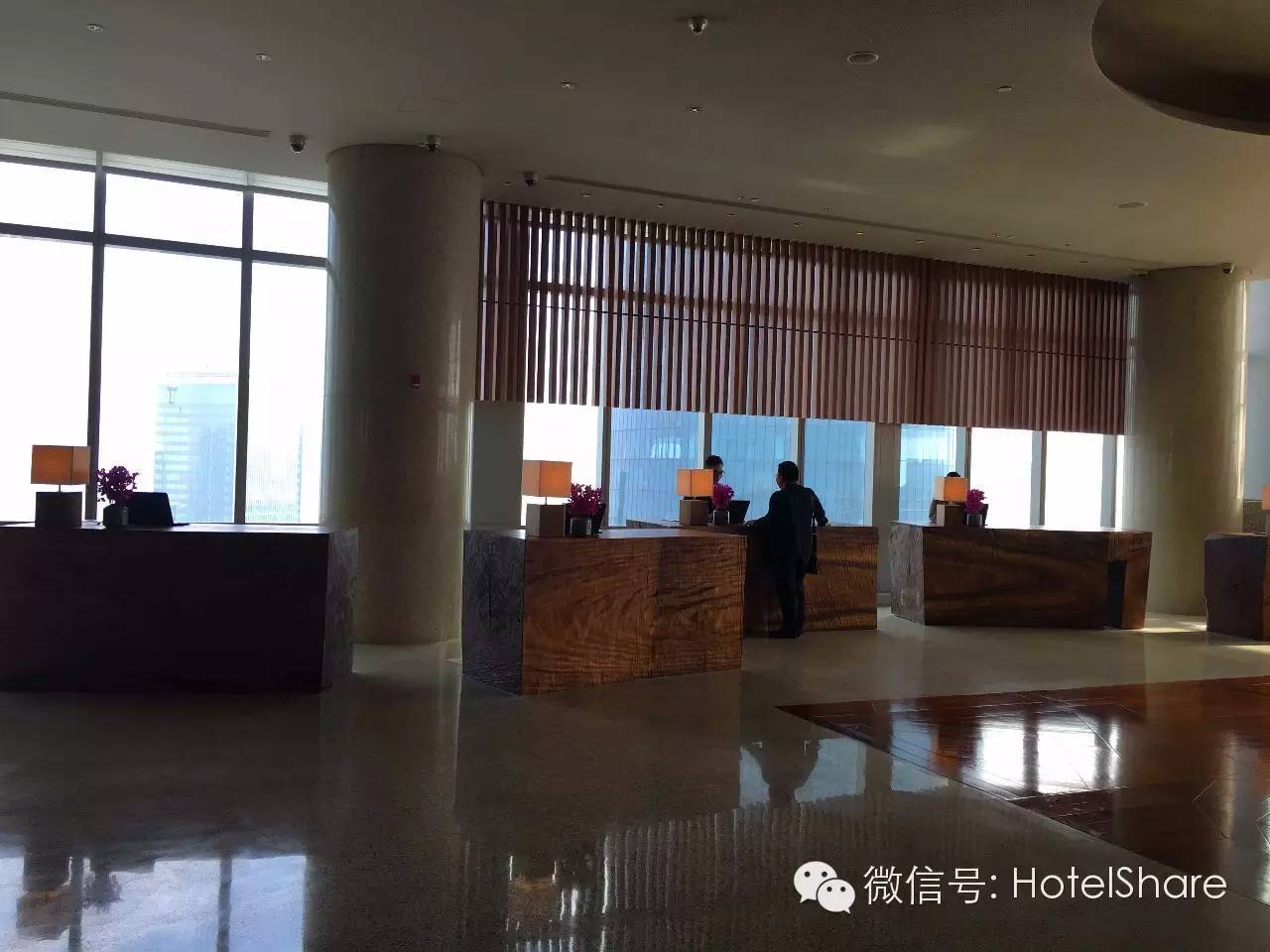 63楼泳池望月、70楼酒吧摘星，广州柏悦|探店首发