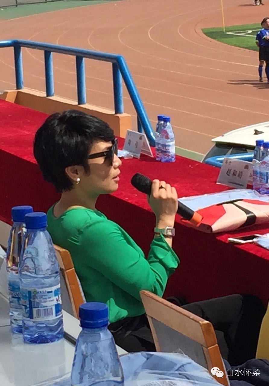 你就是球星绿茵场上呼喊着你的名字2016中科合成油怀柔首届业余足球超级联赛火热开赛，快来看看谁来了！