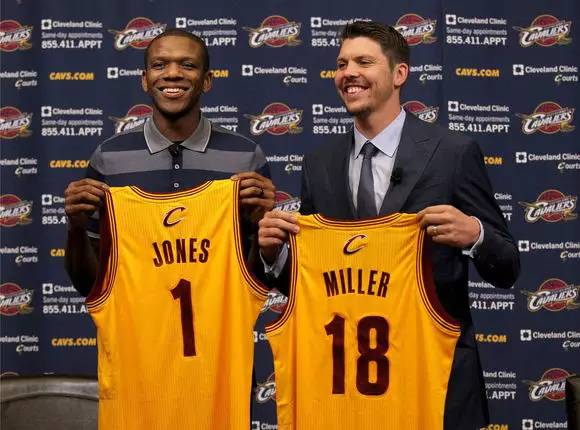 勒布朗詹姆斯成名前的故事 (勒布朗詹姆斯感人故事)